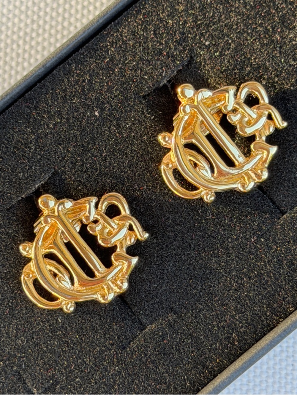 CHRISTIAN DIOR Vintage Crest Gold Plated Clip On Earrings Statement Piece Rare